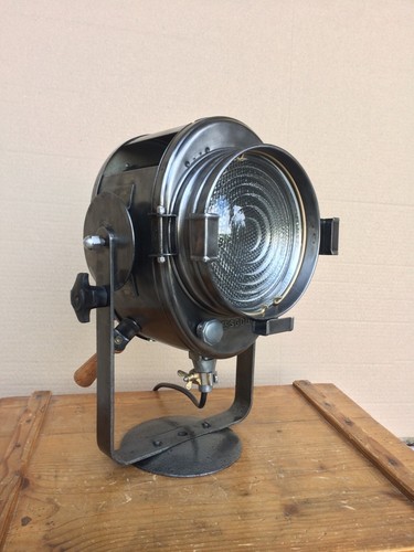 Ancien projecteur restauré