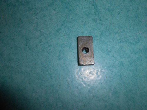 Ecrou rectangle 5 mm - 23, x