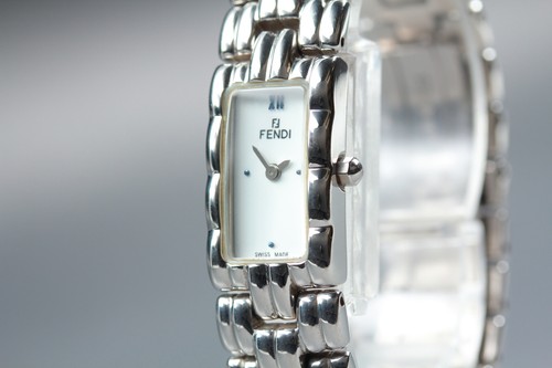 Presque comme neuve montre - [presque,