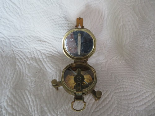 Ancienne boussole marine - ancienne,