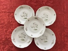 Ensemble de 5 assiettes plates anciennes en porcelaine fine de Sologne Lamotte