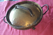 ANCIENNE GRANDE TOURTIERE/BRAISIERE EN CUIVRE XIX SIECLE DANS SON JUS