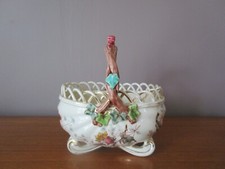 Panier fleurie avec anse