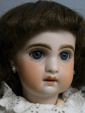 Poupée ancienne: Charmante