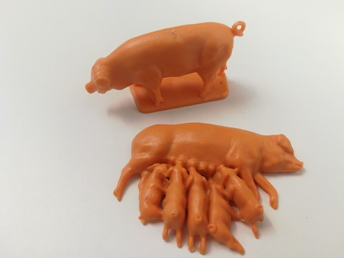 Figurine 1970 papa - cochon, +