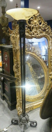 Ancien grand lampadaire - lampadaire, art