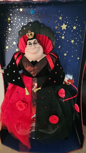Poupée disney reine coeur - reine, de