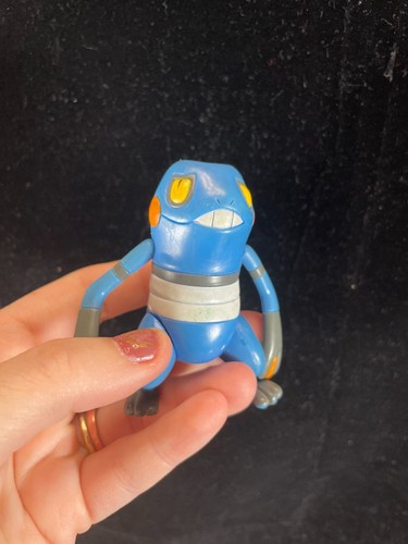 Pokémon croagunk figure - croagunk, 3”