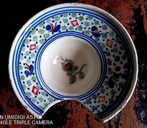 Plat barbe faience du - à,