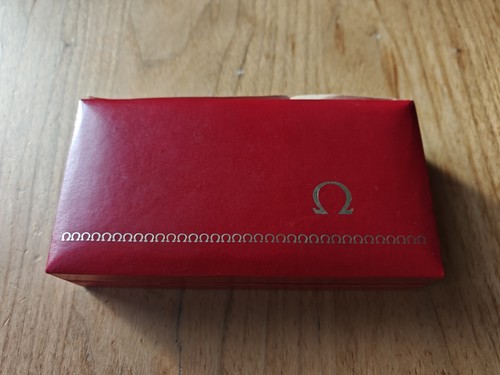 Scatola boîte box - box, omega