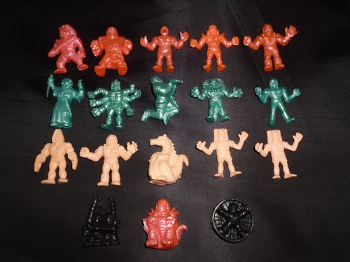 Lot figurines cosmix - 18,