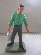 1/32 FERME STARLUX  FERMIER AVEC UN BIDON DE LAIT