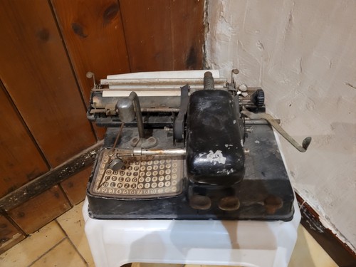 Ancienne machine - machine, a