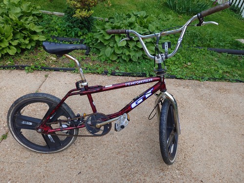 Performer bmx bike - gt,