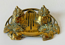 Ancien encrier en laiton de style Art Nouveau