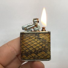 -50- Briquet ancien essence KW gainé vrai serpent - REAL SNAKE - vintage lighter