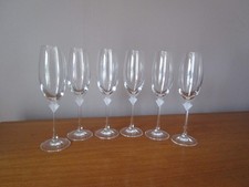6  Flutes à champagne  H 23,5