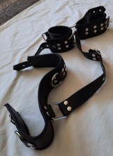 Harnais collier et menottes