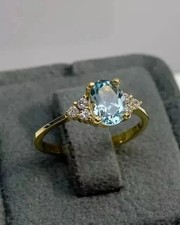 Bague de fiançailles halo