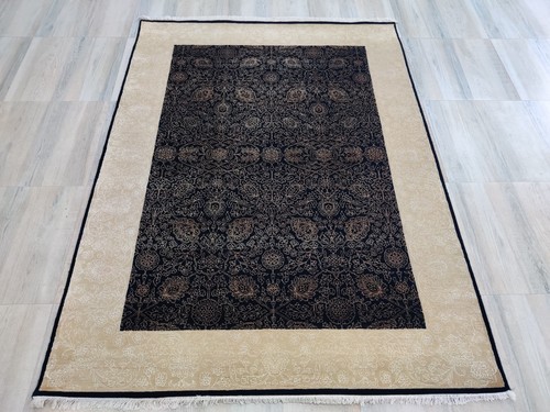 Tapis oriental noué - , main