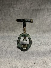 Casse noix à vis Rotation en