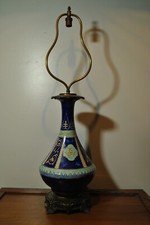 Pied lampe pétrole ancienne