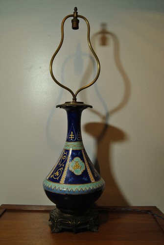 Pied lampe pétrole - , ancienne