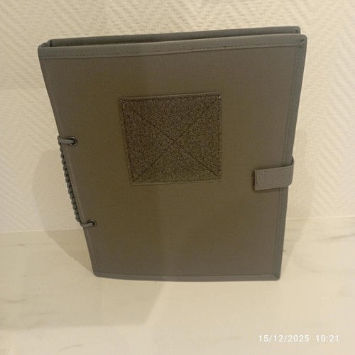 Classeur ecussons gris - classeur, a