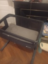 lit bébé bon état marque bébé confort en bleue vous pouvez régler la hauteur sou