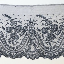 Dentelle ancienne - Chantilly - 280 cm. X 31,7 cm. - XIXe - Antique Lace