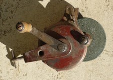 Ancienne meuleuse manuelle d’établi