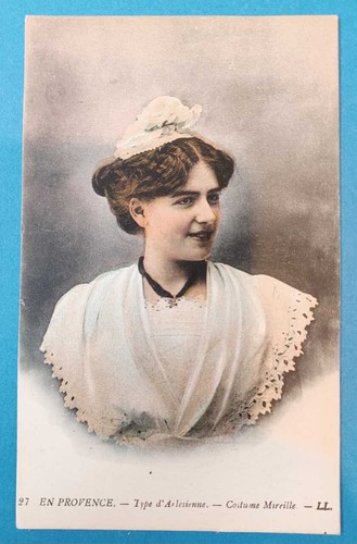 Cpa type arlesienne - type,