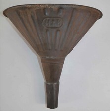 Rare ancien entonnoir huile