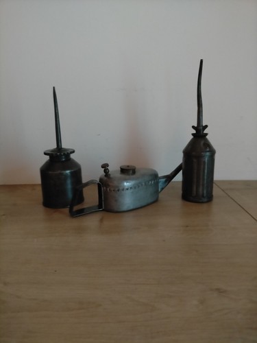 Ancien bidon huile trois - ancien,