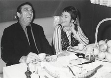 Photo originale Annie Girardot Lino Ventura La gifle tournage rire