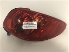 Feu arriere principal droit