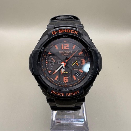 Montre noire solaire orange