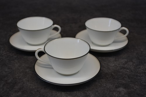 Lot anciennes tasses en - 3,