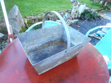 Panier  en Fer Blanc Ancien