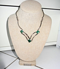 Collier argenté avec pierres naturelles minérales couleur vert Artisanal Vintage