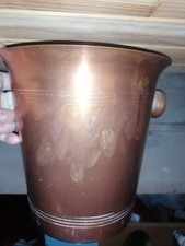 Seau ancien en cuivre martelé