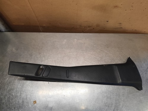 Montant cache ceinture avant - cache,