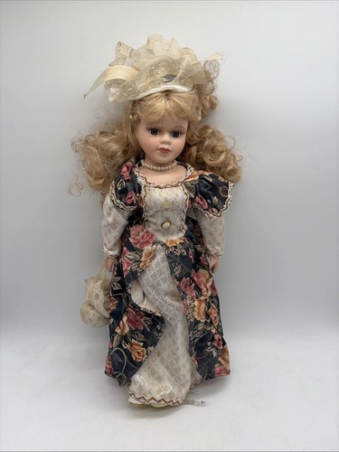 Poupée porcelaine vintage - porcelaine,