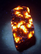 Yooperlite fluorescente au UV