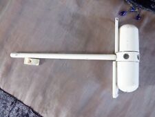 Groom Ferme-porte à ressort et tringle pour porte