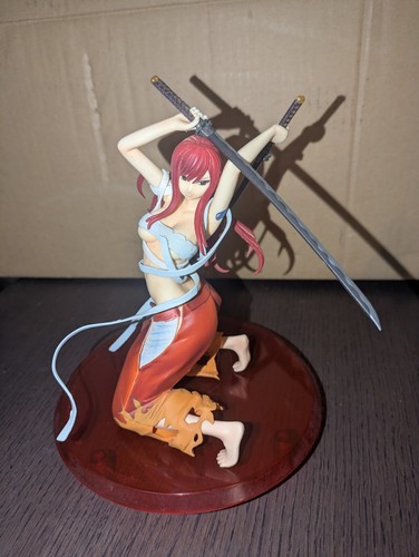 Figurine fairy tail - tail, erza