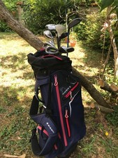 Ensemble de clubs de golf homme vendus avec sac de golf très bon état.