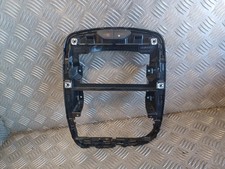 Cache Contour Commande Chauffage Autoradio - RENAULT CLIO IV (4) - 681046679R