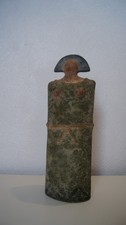 Ancienne statue femme idole