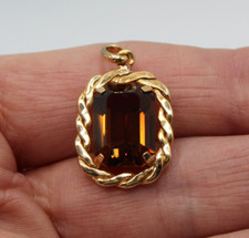 Ancien Pendentif en Plaqué Or Jaune Orné d'un Verre Taillé Couleur Cognac